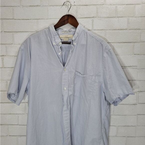 NWOT H&M full-button down short sleeve top - Picture 2 of 7